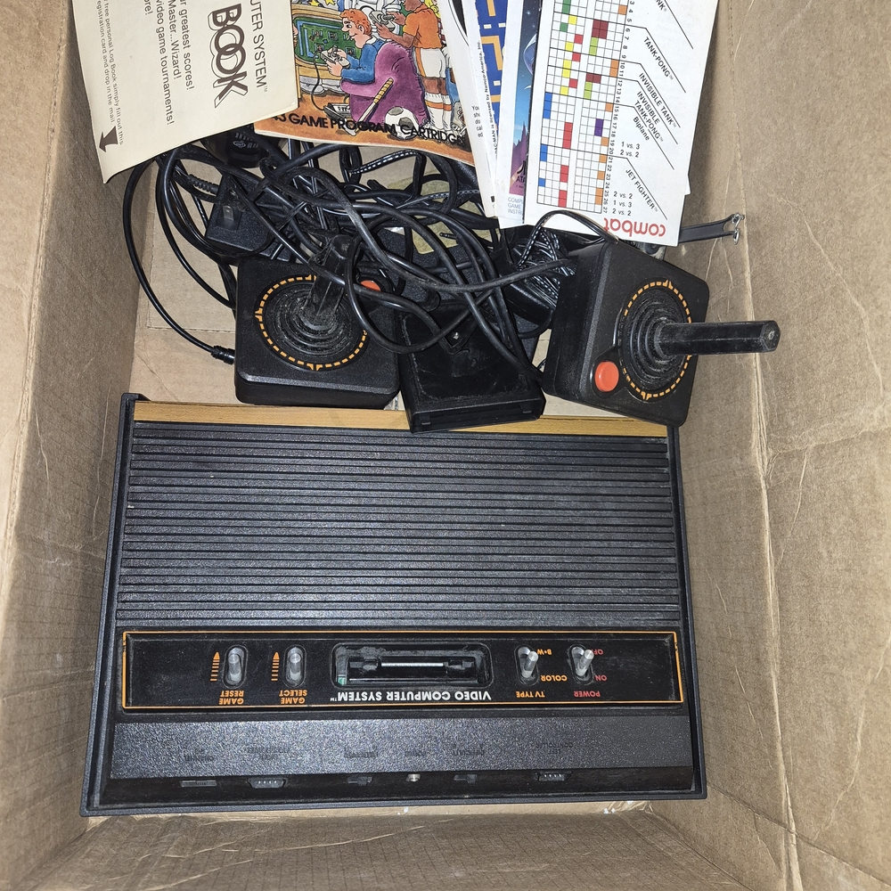 Atari  Game Console - Picture 2 of 6